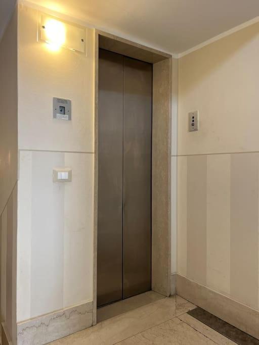 דירות דסנזאנו דל גארדה Attico In Piazza Matteotti מראה חיצוני תמונה